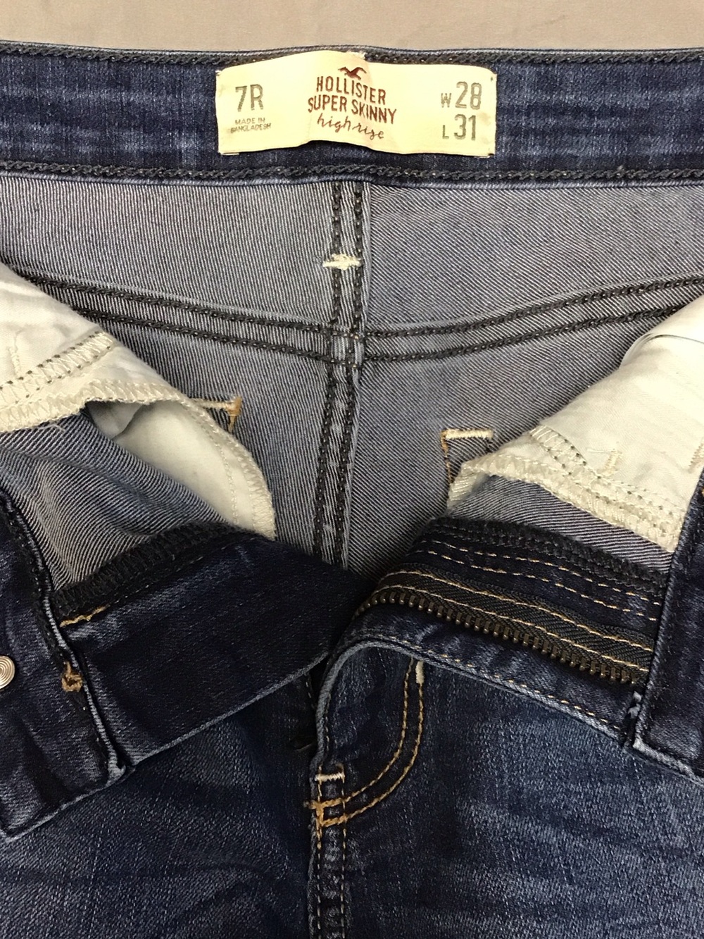 Hollister Women's Dark Indigo Skinny Jeans - Picture 4 of 4